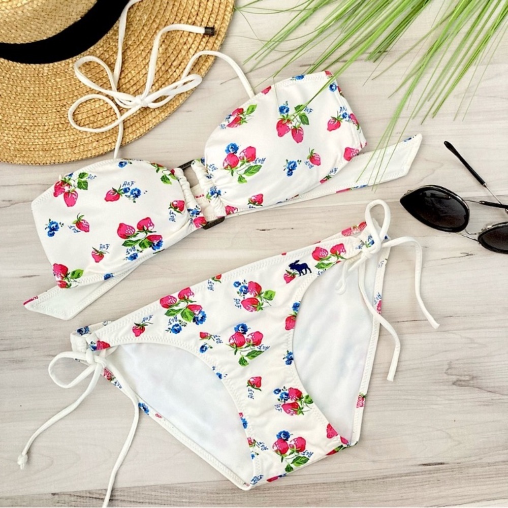 NWOT A&F | Abercrombie & Fitch Strawberry Print Swimsuit Bikini Set - Picture 1 of 6